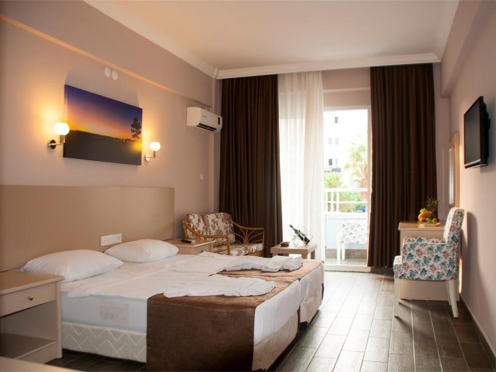Klas Dom Hotel มาห์มุตลาร์ ภายนอก รูปภาพ