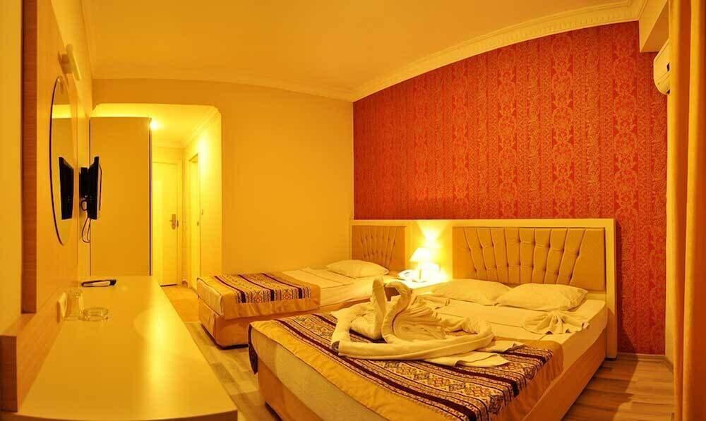 Klas Dom Hotel มาห์มุตลาร์ ภายนอก รูปภาพ