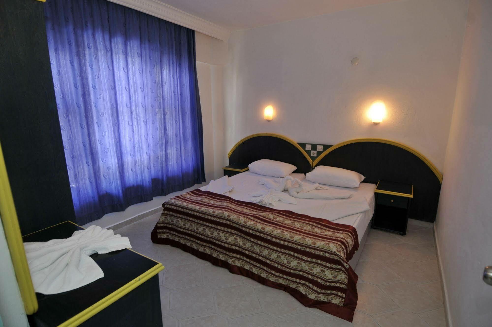 Klas Dom Hotel มาห์มุตลาร์ ภายนอก รูปภาพ