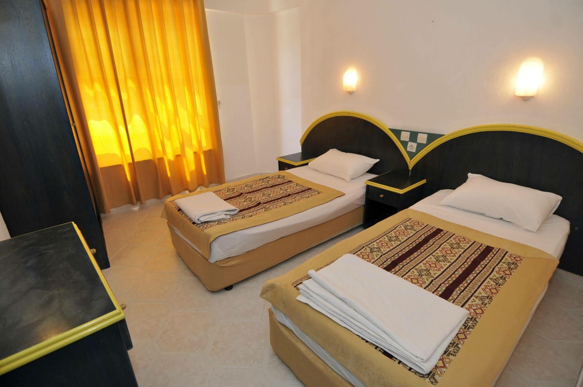 Klas Dom Hotel มาห์มุตลาร์ ภายนอก รูปภาพ