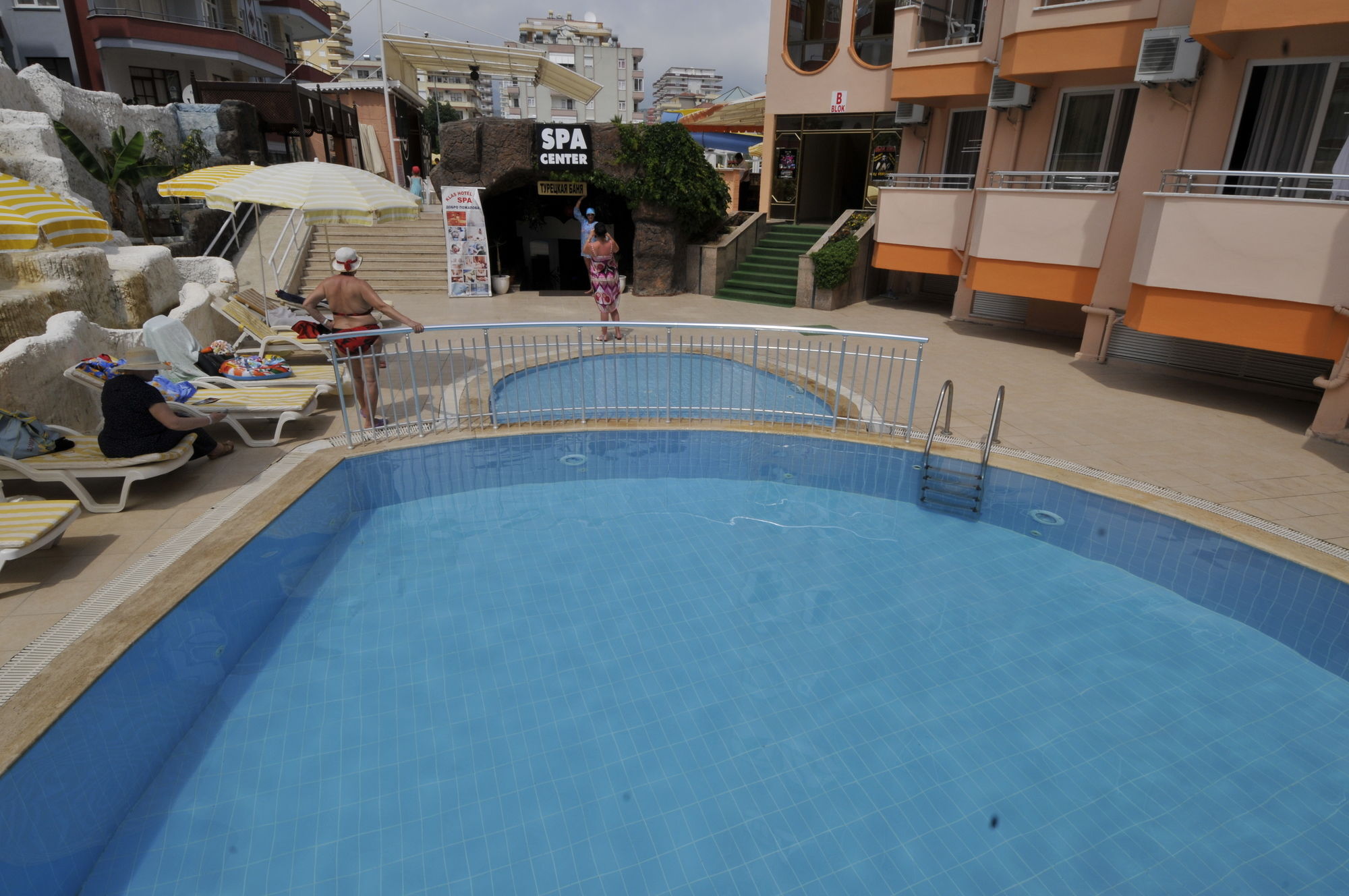 Klas Dom Hotel มาห์มุตลาร์ ภายนอก รูปภาพ